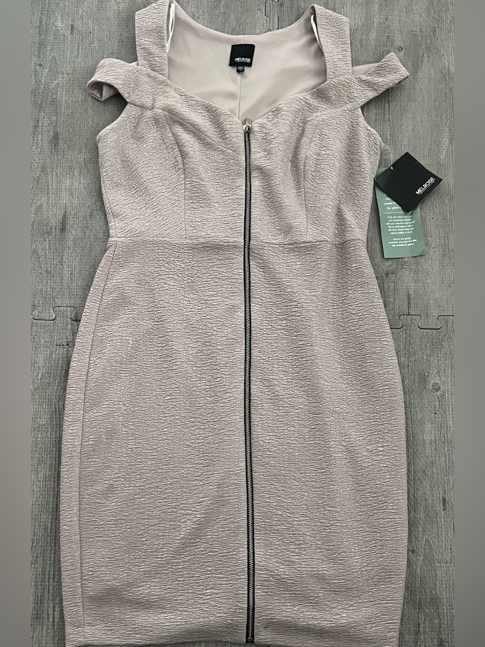 Melrose Women Size 10 Gray Solid V-Neck Cold Shoulder Zip Sheath Knee Dress